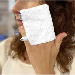 Make-Up Remover Glove English Embroidery -Chic Bags Soldes 00f40ff75d2f4e6df8c09e3e6eb1