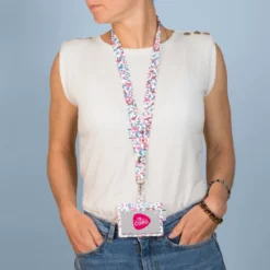 Badge Holder Boutons Rose -Chic Bags Soldes 2423d1543c3ebc3723c52e97c98a