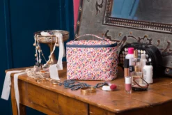 Large Vanity Lianes Printanieres -Chic Bags Soldes 2d8264ea86aab49a2c7940289aa1