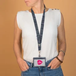 Badge Holder Striped Silver Dark Blue -Chic Bags Soldes 3a42749b73335884db7d2b845d42