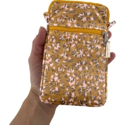 Quilted Phone Pocket Gypso Ocre -Chic Bags Soldes 95b84da339c436c2ab5b072596cf