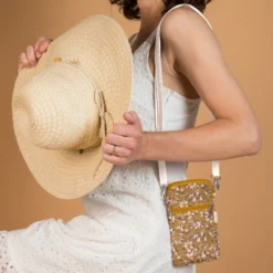 Quilted Phone Pocket Gypso Ocre -Chic Bags Soldes 9a1962c16f8734446b2ae5b449de