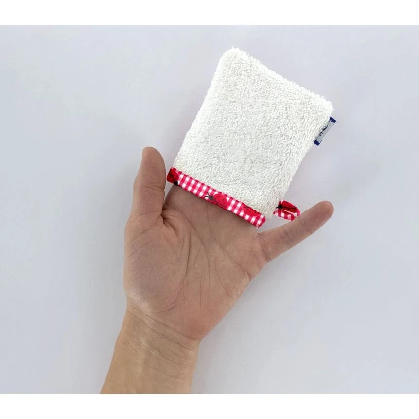 Make-Up Remover Glove Ladybird Gingham 4 Make-Up Remover Glove Ladybird Gingham – Image 4