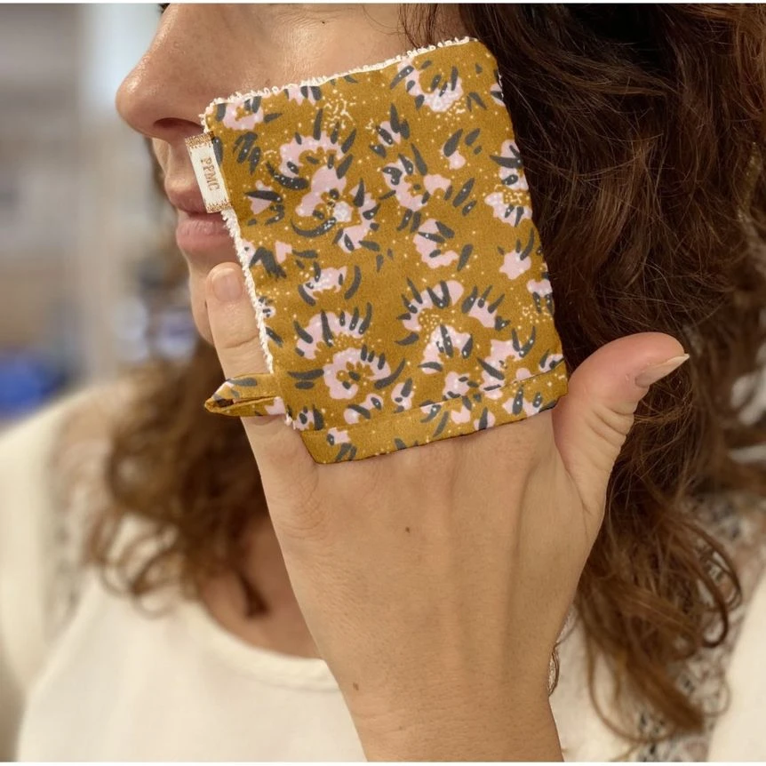 Make-Up Remover Glove Gypso Ocre 3 Make-Up Remover Glove Gypso Ocre – Image 3